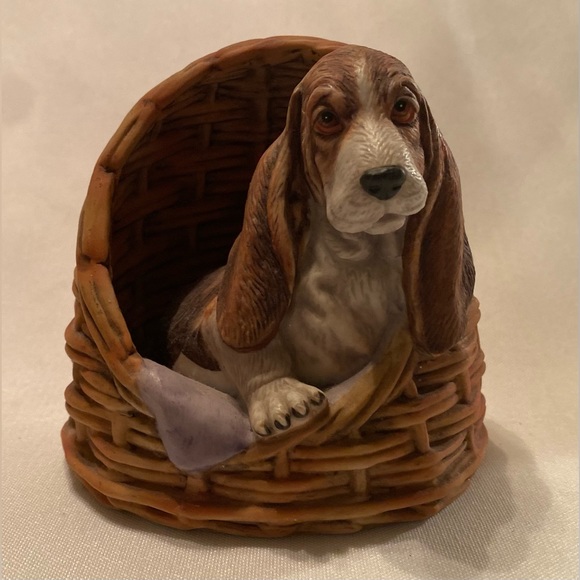 Sally Miller "Last Of The Litter" Ceramic Sculpture - Basset Hound - Picture 1 of 6